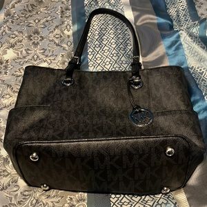 Black Michael Kors shoulder purse